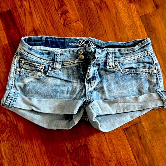 Vanity Jean Short- 28 - Picture 1 of 3